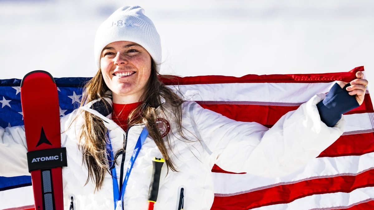 Lindsey Vonn Suffers Horrific Crash at Milano Cortina Olympics, Airlifted as Breezy Johnson Wins Women’s Downhill Gold Over Emma Aicher and Sofia Goggia.